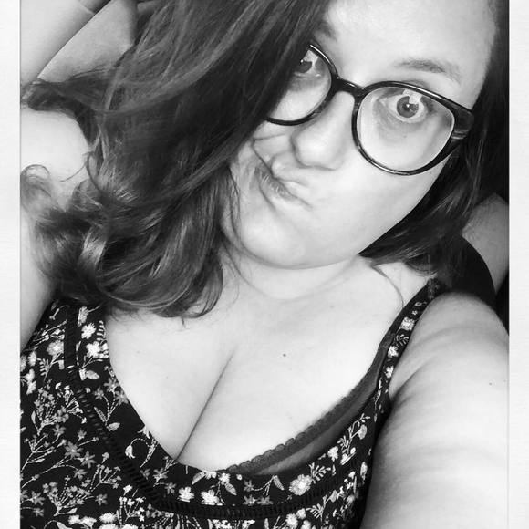 Meet your Posher, Amanda - Picture 1 of 1